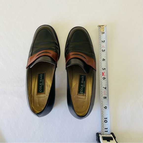 Cole Haan Black and Brown Loafers with Classic Design - Picture 4 of 8